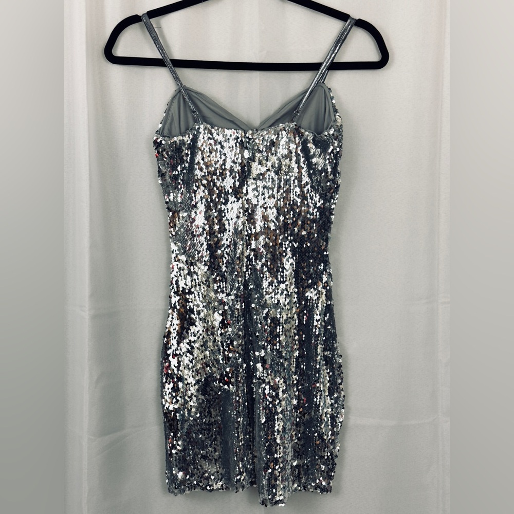 Shiny Silver Sequin Bodycon Sheath Mini Dress with Keyhole & Crystals Small NWT - Picture 6 of 12
